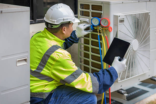 Professional Hvac technician working in Greenlawn, NY